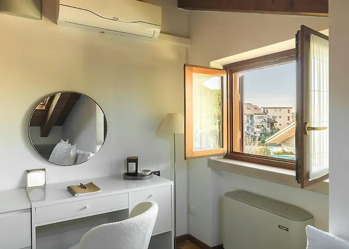 Attic View Pool And Garage Desenzano del Garda