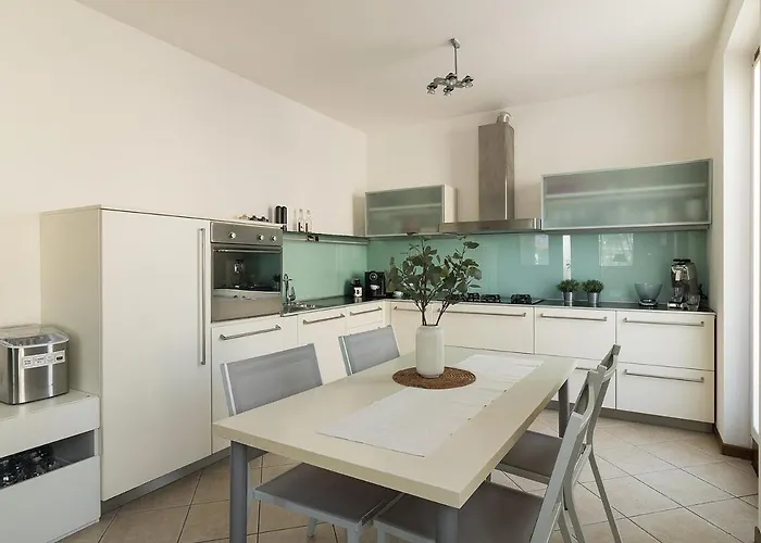 Attic View Pool And Garage * Desenzano del Garda